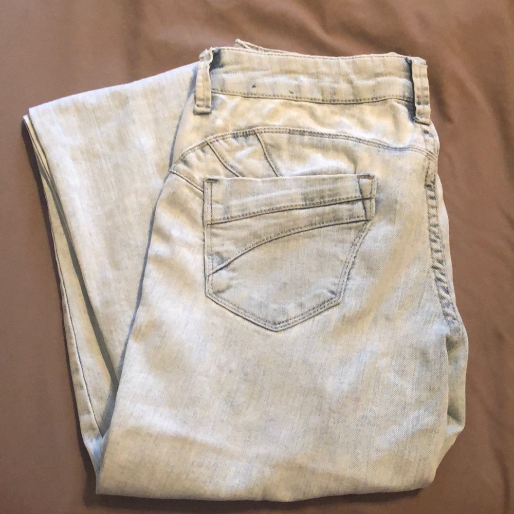 Jeans size 7. Long. Great condition!